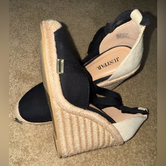 Just Fab Straw-like Wedges with black strap - Picture 5 of 5
